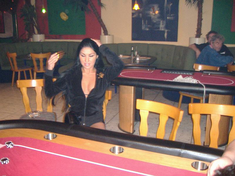 strip poker disco girls_0000004.JPG